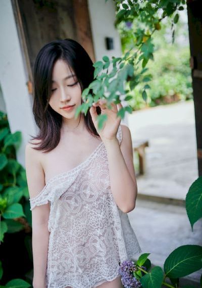 年轻的女教师2在线观看